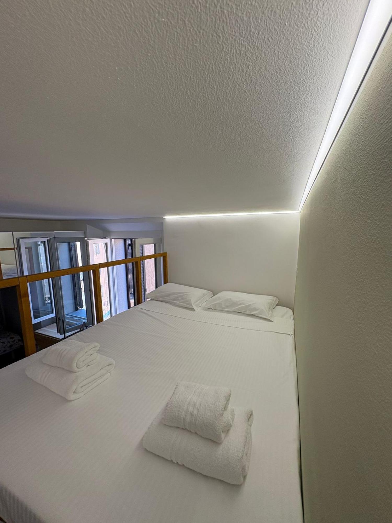 Apartment Porta Romana Chic Nest - Monolocale Moderno Nel Cuore Di